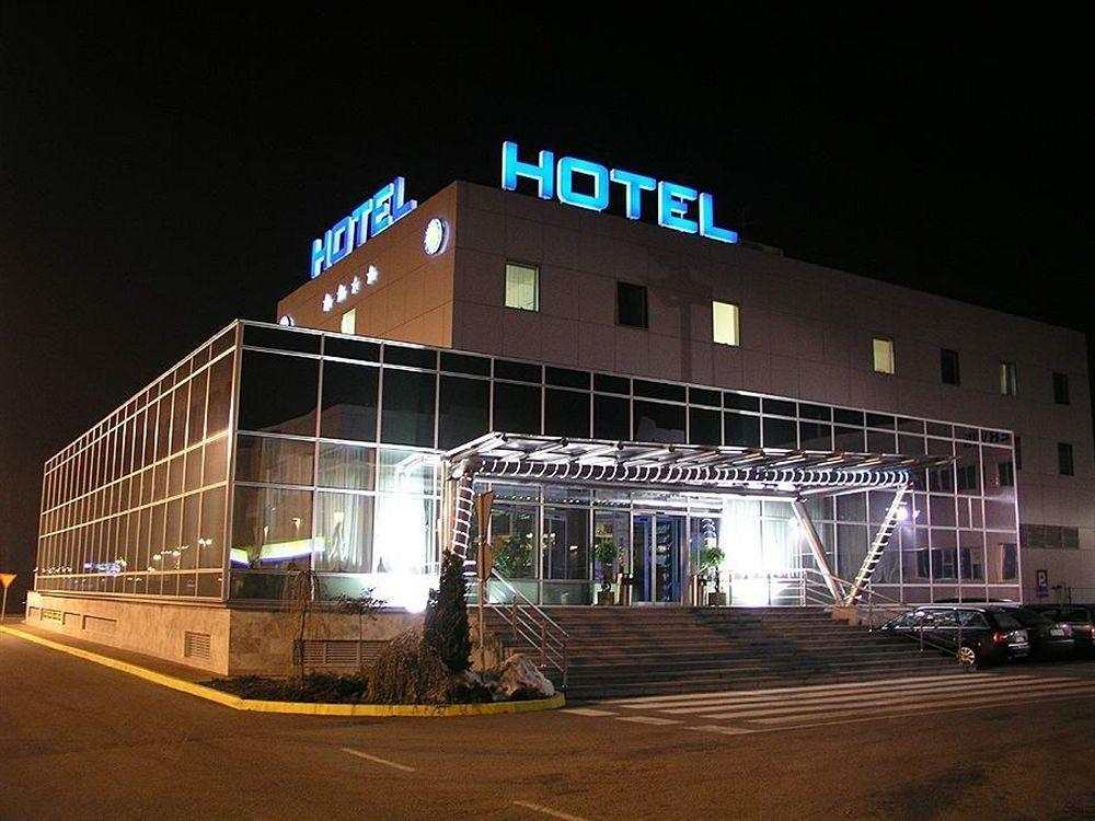 Hotel Zovko Zagreb Sesvete Exterior foto